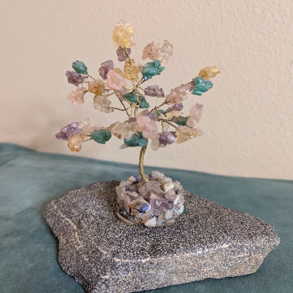Bendable Tree on Resin Base - Picture 2 of 13